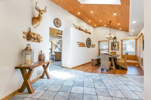 Interior - Hopes Hidden Gateway, Full Property! (Hope)