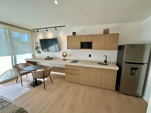 雪櫃、微波爐、爐具、咖啡機/沖茶器