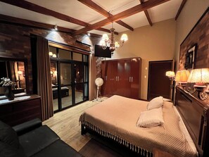 3 slaapkamers, een strijkplank/strijkijzer, wifi, beddengoed