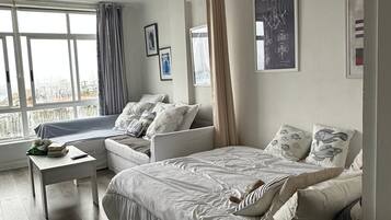 1 chambre, fer et planche à repasser, draps fournis