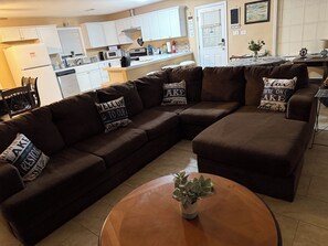 Smart-TV, peis og bøker