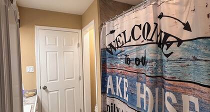 Rustic Anchor Retreat- Charming Large Two bedroom house in the country.