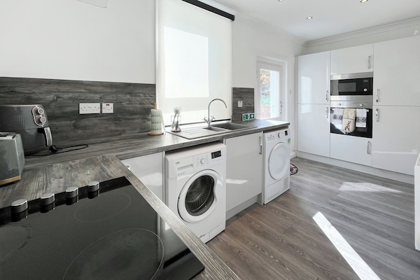 Kitchen | Cambusmoon Apartment, Gartocharn, near Alexandra