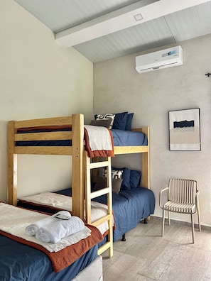 2 bedrooms, WiFi, bed sheets