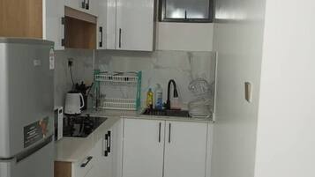 Microondas, horno y lavavajillas