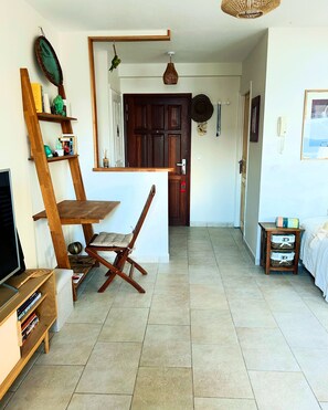 2 quartos, escrivaninha, berço de viagem, Wi-Fi de cortesia