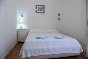 4 chambres, bureau, fer et planche à repasser, Wi-Fi gratuit