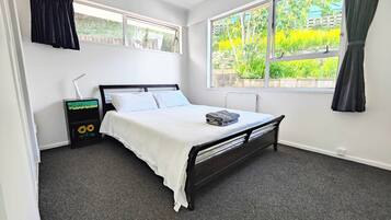 3 bedrooms, iron/ironing board, free WiFi, bed sheets