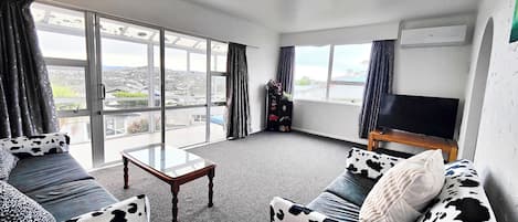 تلفزيون ذكي، كُتُب