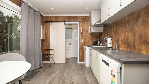Deluxe Apartment, Garden View | 1 bedroom, WiFi (free) - Evening Cove (Stewart Island / Rakiura)