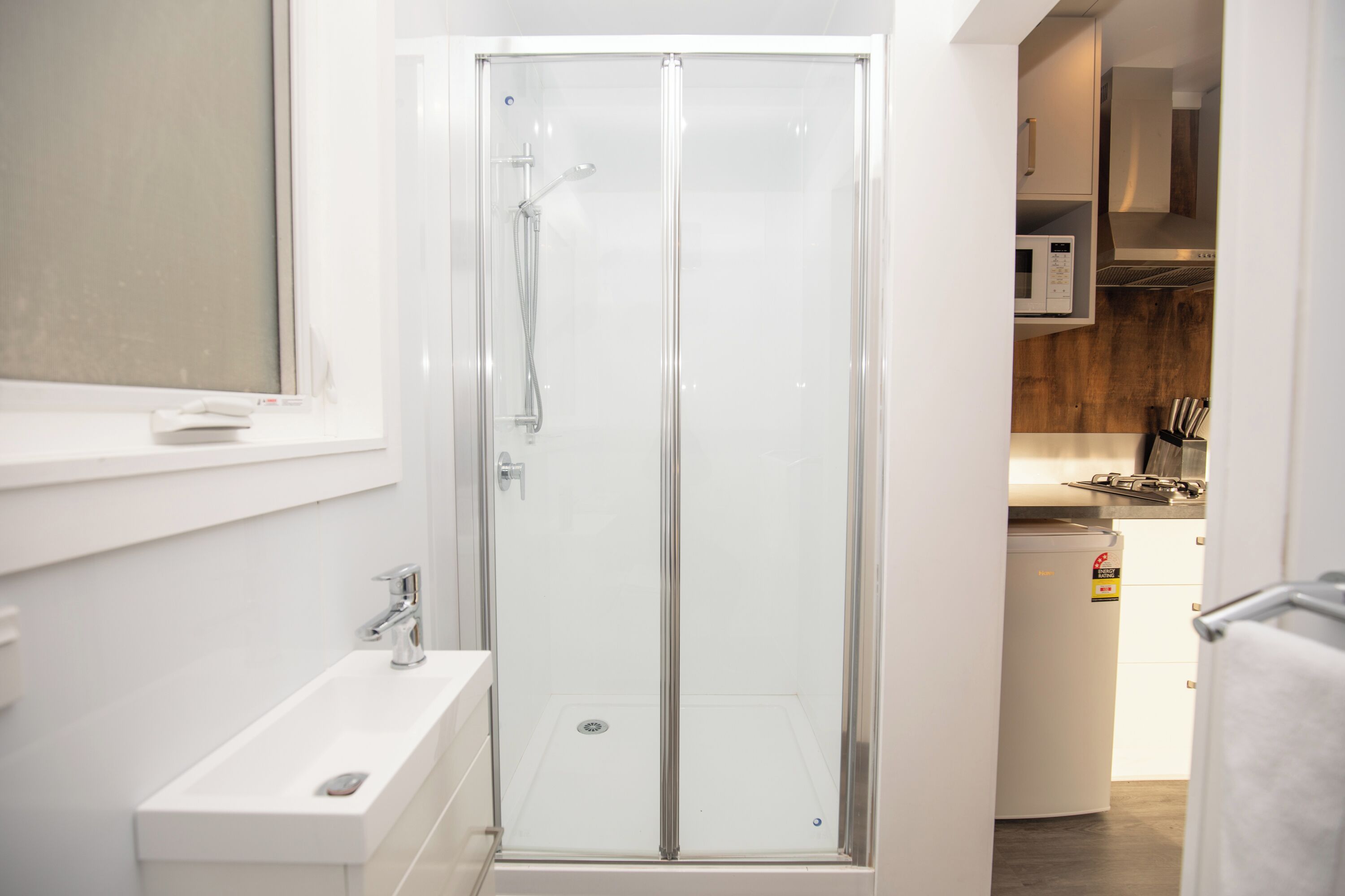 Deluxe Apartment, Garden View | Bathroom | Shower, hair dryer, towels, soap