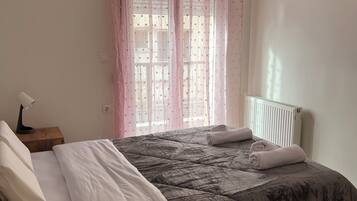 2 bedrooms, desk, soundproofing, iron/ironing board