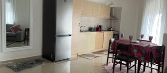 Sweet Home Mitropoleos