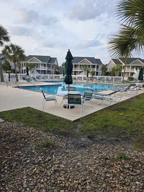 Pool - Sandpiper Bay golf course. 4 mi to beach. 3 bd, 2 ba, new kitchen, pool & more (Sunset Beach)