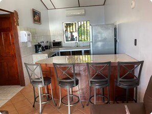 Mikrobølgeovn og kokeplater