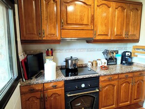 Coffee/tea maker, fridge, microwave, oven - Campo cerca de Madrid – Kids & pets welcome (Sotolargo)