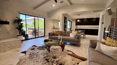 Best Panoramic Mountain Views and Sunsets in the Entire Valley
