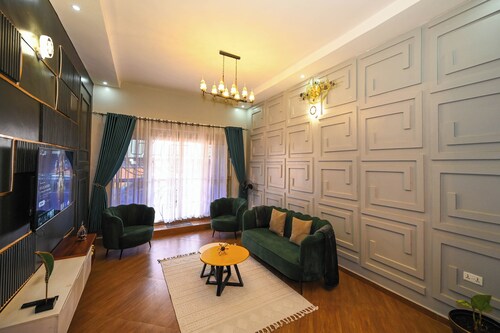 Cascade Cove 3-bedroom villa in Kampala - Jacuzzi and Gazebo with Fountain