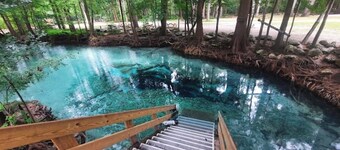 Spacious 5-bedroom house with AC, WiFi in pleasant Alachua