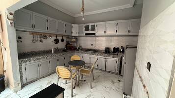 Microwave, oven, dan kompor