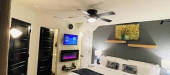 Cozy 2 bedroom private guest suit