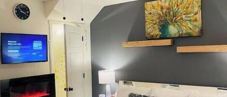 1 slaapkamer, een strijkplank/strijkijzer, gratis wifi, beddengoed