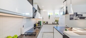 The Hideaway - UK49451