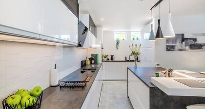 The Hideaway - UK49451