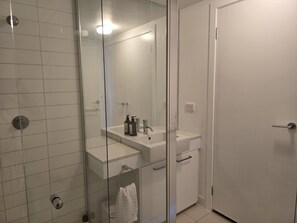 Hårtørrer, håndklæder, Sæbe, Shampoo