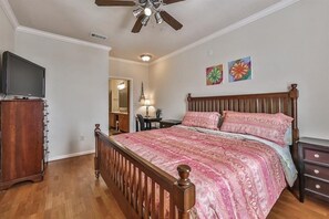 2 habitaciones, escritorio, tabla de planchar con plancha y wifi 
