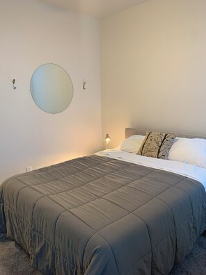 4 bedrooms, desk, iron/ironing board, WiFi