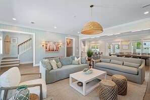 智能电视、壁炉