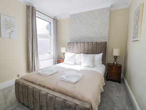 5 bedrooms, individually decorated, individually furnished, free WiFi