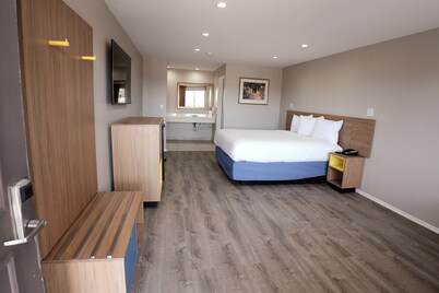 Days Inn by Wyndham Hemet