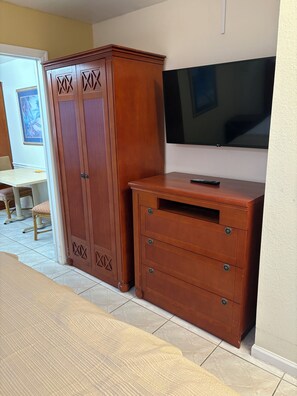 1 chambre, fer et planche à repasser, Wi-Fi, literie fournie