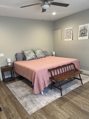 2 bedrooms, travel cot, WiFi, bed sheets