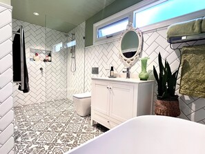 Hair dryer, towels - Cobblers' Cottage Bundanoon (Bundanoon)