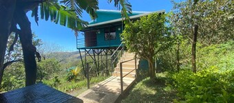 House with beautiful mountain views, tranquility and comfort close to everything.