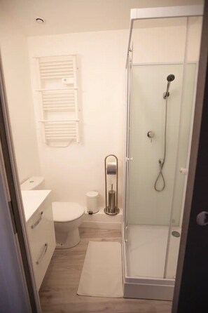 Towels, toilet paper