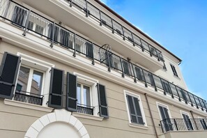 Exterior detail - SE166 - Senigallia, new three-room apartment with terrace in the center (Senigallia)