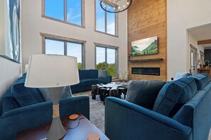 TV connectée, cheminée