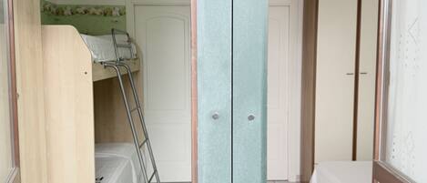 3 室のベッドルーム、ベッドシーツ