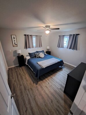 4 bedrooms, WiFi, bed sheets