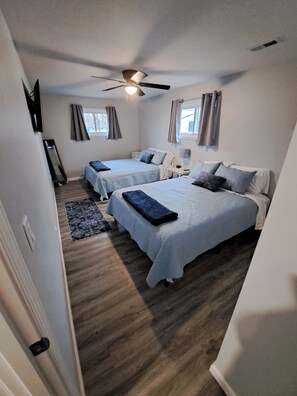 4 bedrooms, WiFi, bed sheets