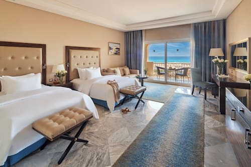 Minibar, cunas gratuitas, wifi gratis y ropa de cama