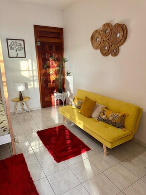 Habitación doble superior, vistas al mar | Tabla de planchar con plancha y wifi gratis