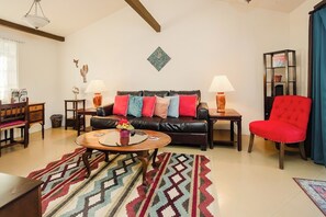 Smart TV, reproductor de DVD, libros y videoteca 