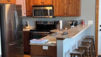 Micro-ondes, four, plaque de cuisson, lave-vaisselle