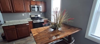 The Duo-Loft at Mt. Pleasant 2BR, Laundry, Parking