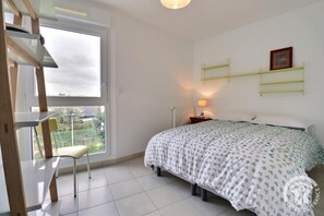 2 Schlafzimmer, Schreibtisch, Bügeleisen/Bügelbrett, kostenloses WLAN